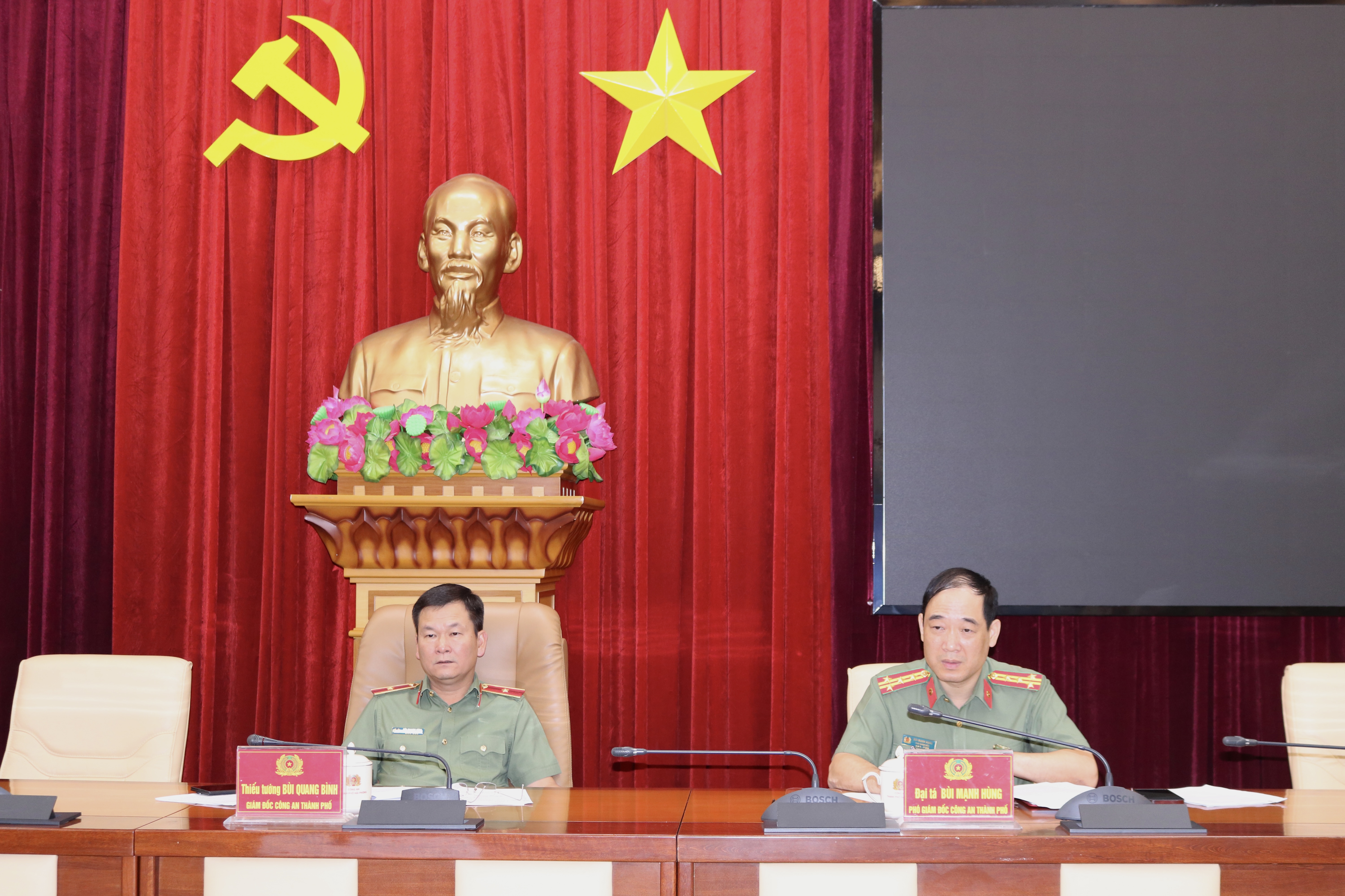 Thiếu tướng Bùi Quang Bình - Giám đốc CATP dự hội nghị trực tuyến toàn quốc về phòng, chống khai thác hải sản bất hợp pháp (IUU)